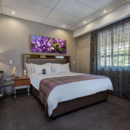 Fortis Hotel Manor Pretoria Bagian luar foto