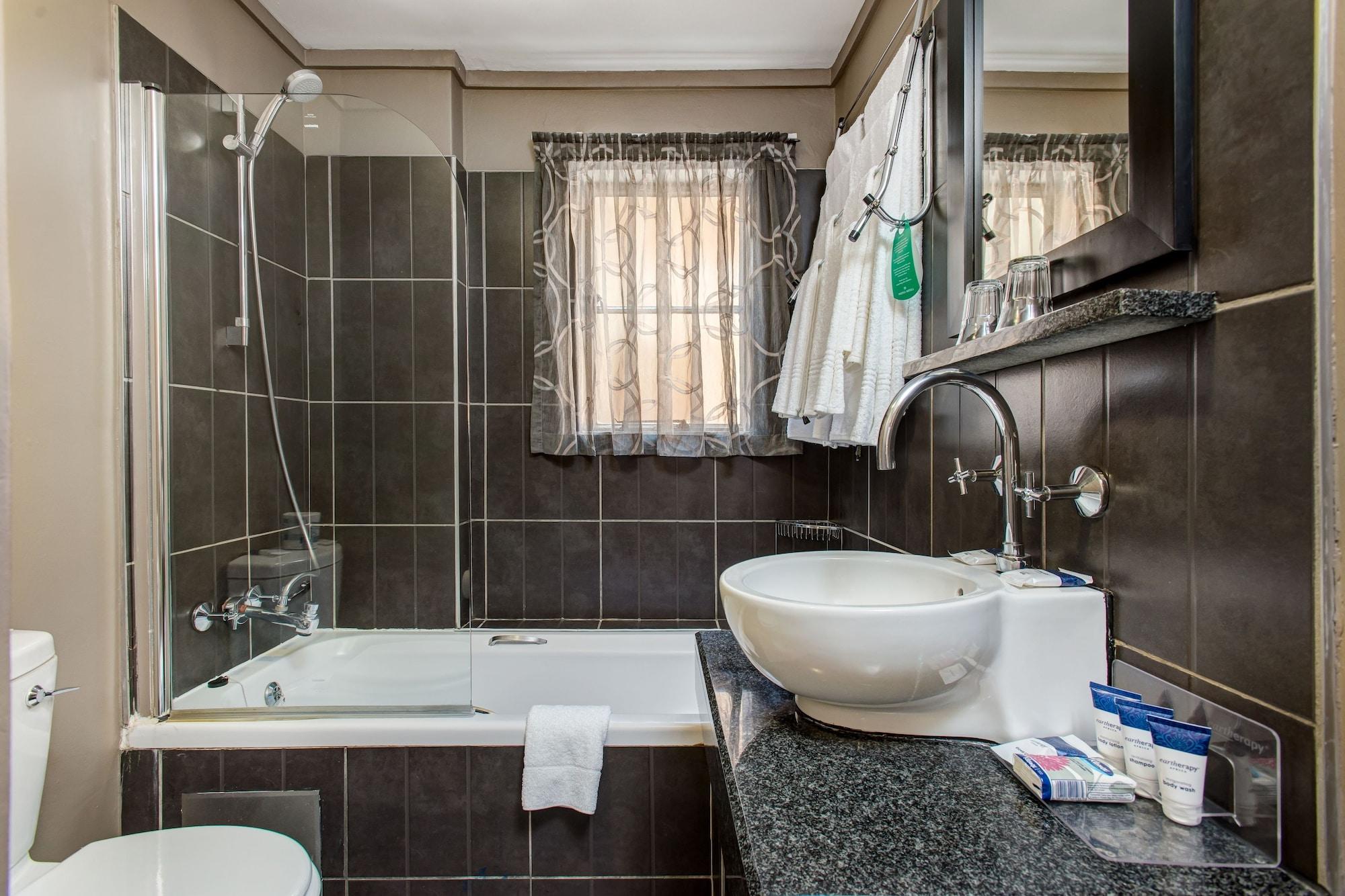 Fortis Hotel Manor Pretoria Bagian luar foto