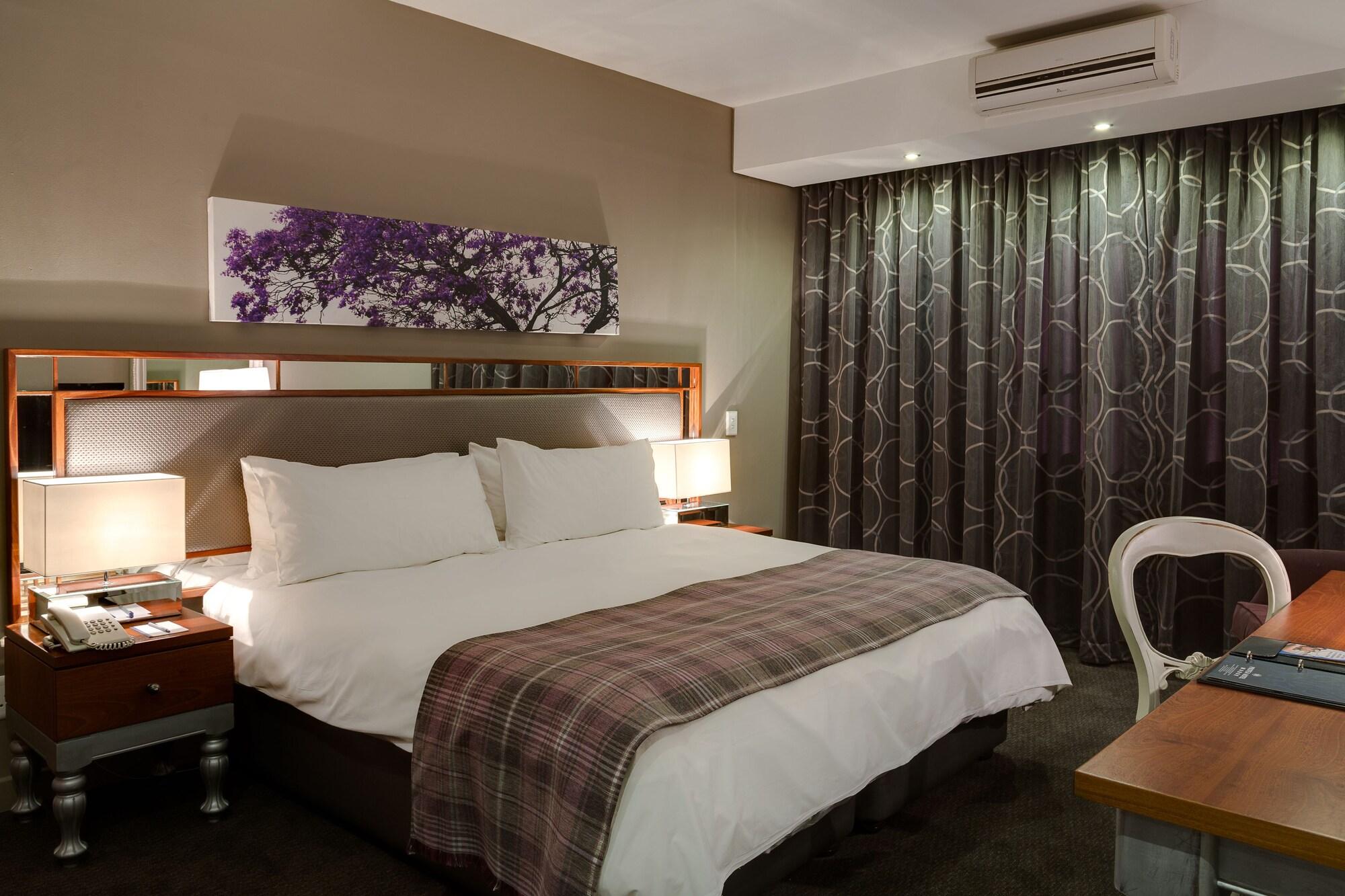 Fortis Hotel Manor Pretoria Bagian luar foto