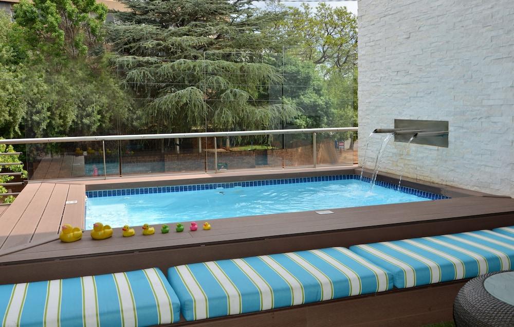 Fortis Hotel Manor Pretoria Bagian luar foto