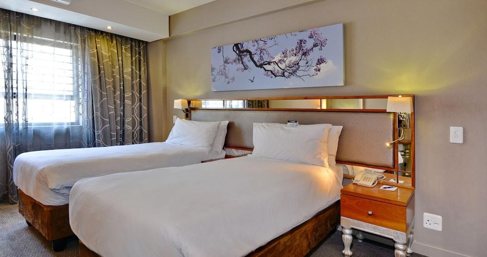 Fortis Hotel Manor Pretoria Bagian luar foto