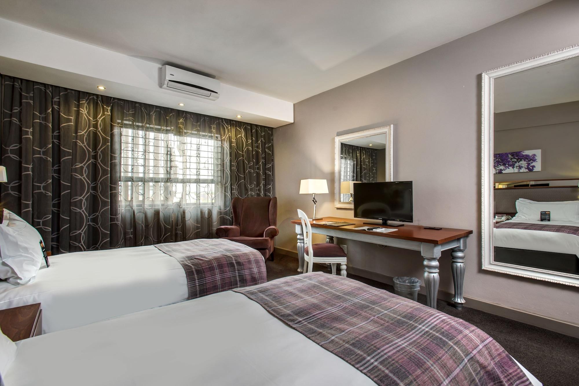 Fortis Hotel Manor Pretoria Bagian luar foto