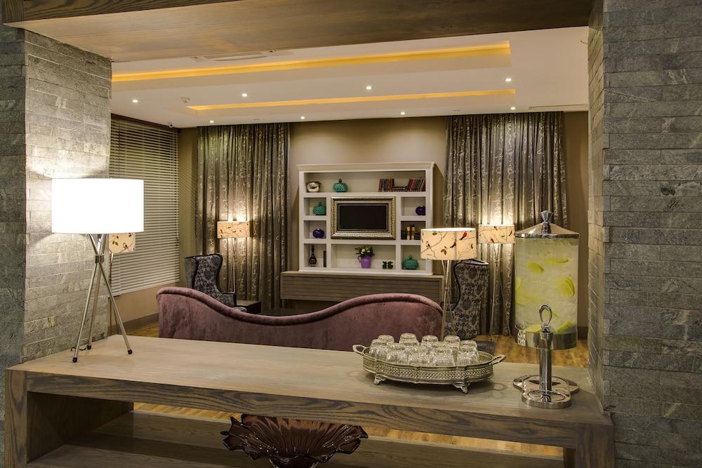 Fortis Hotel Manor Pretoria Bagian luar foto