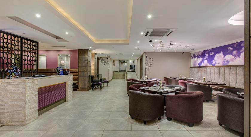 Fortis Hotel Manor Pretoria Bagian luar foto