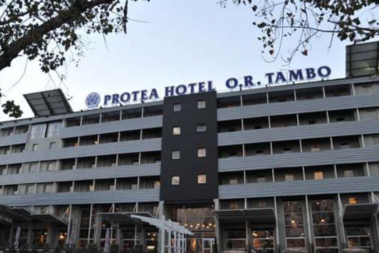 Fortis Hotel Manor Pretoria Bagian luar foto