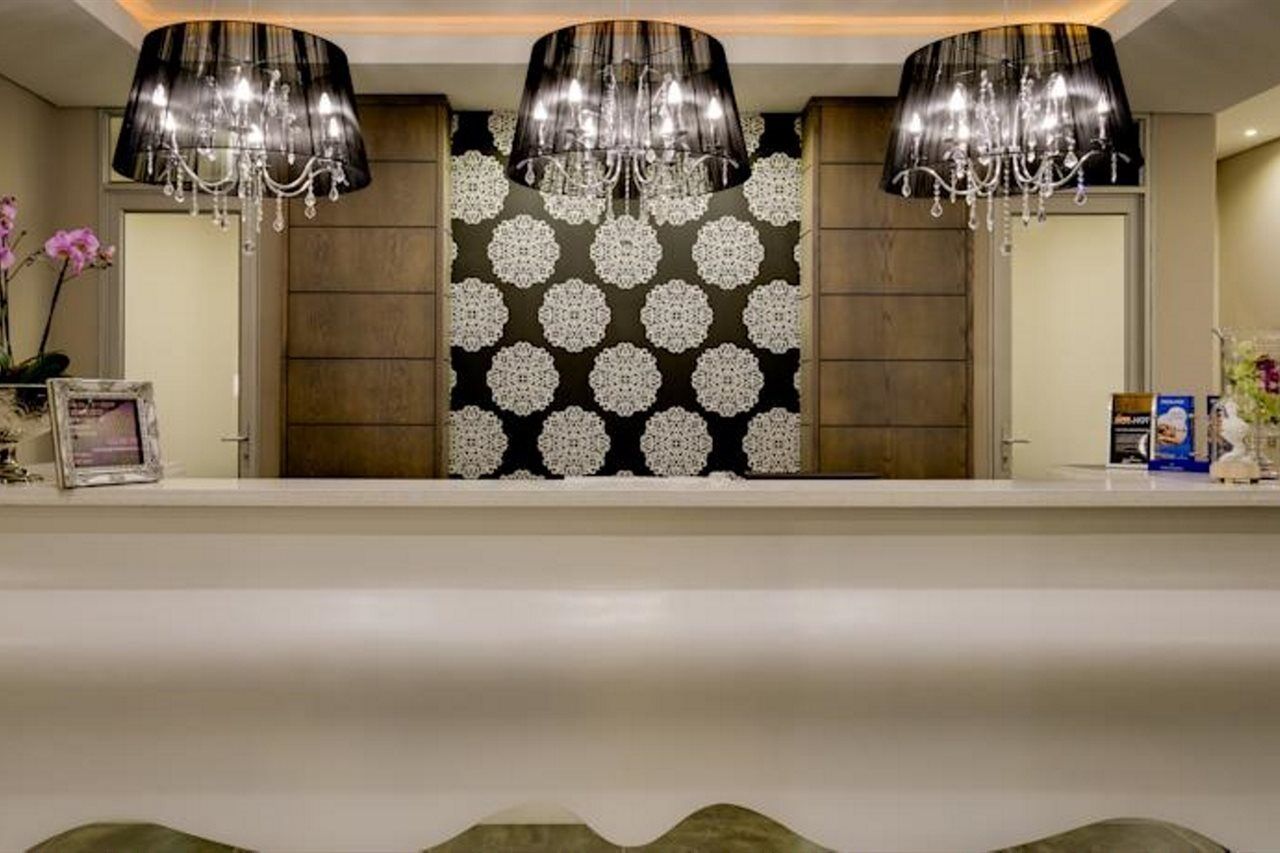 Fortis Hotel Manor Pretoria Bagian luar foto